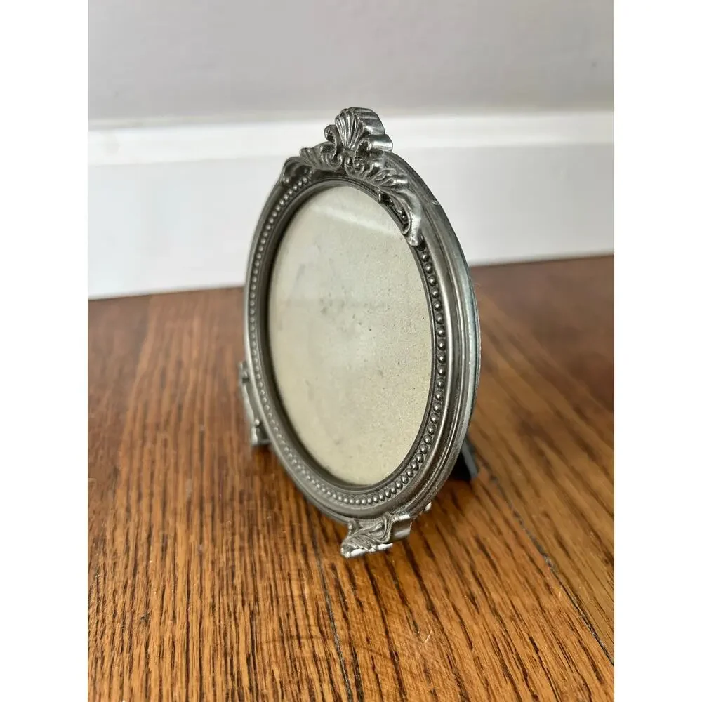 Vintage Metal Round Picture Frame Shell Crest